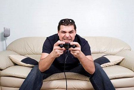 Ricoverato in ospedale dopo 4 giorni di fila davanti a MW3