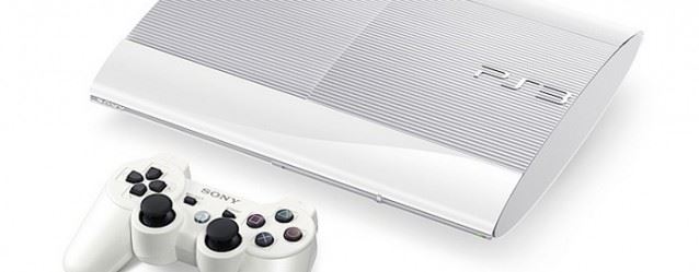Una PS3 Super Slim bianca per il Canada mobile