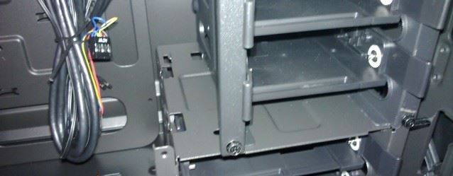 CM 690 III interno (3)